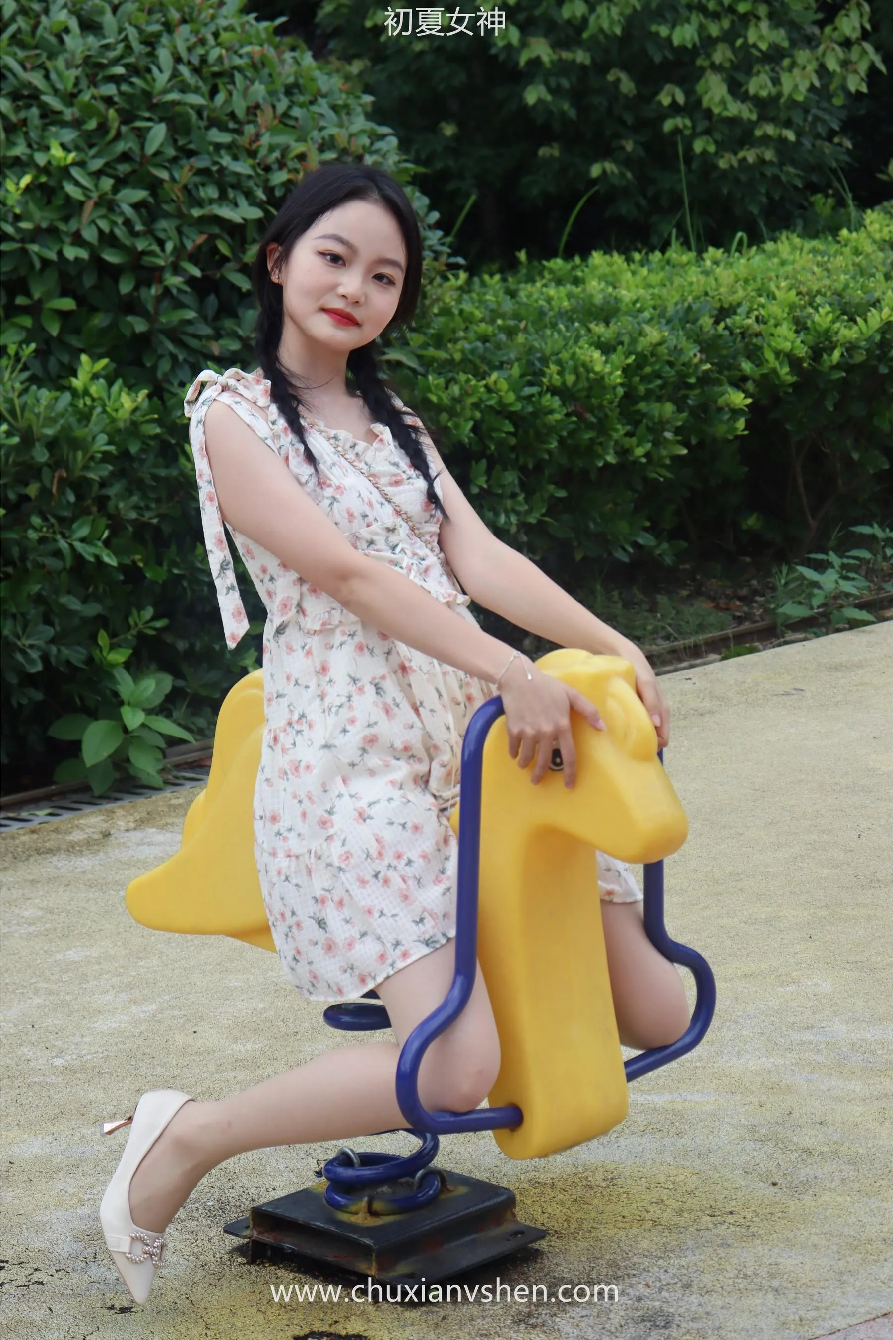 初夏女神 NO.050 双双 公园游玩 [221P]插图3